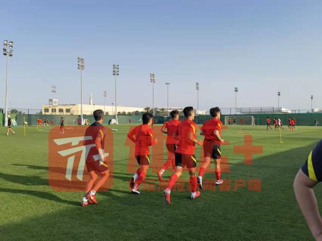 开云体育入口-兴奋+求战欲强  U23国足阿联酋首练主动“加课”